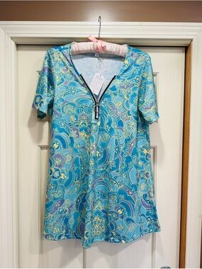 Blue Patterned V-Neck Short Sleeve shirt with a touch of gold & Zip Detail.